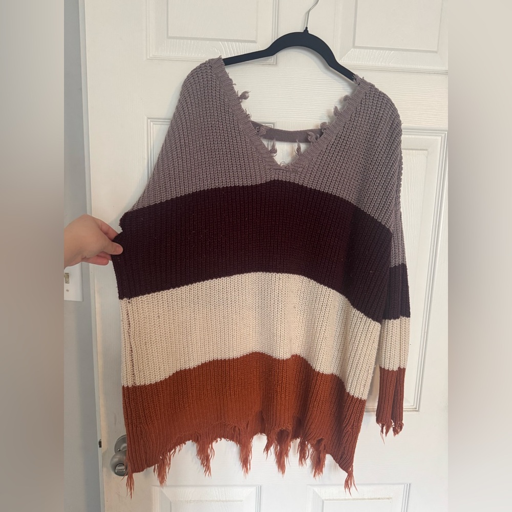 Colorblock Frayed  Sweater - Picture 2 of 4
